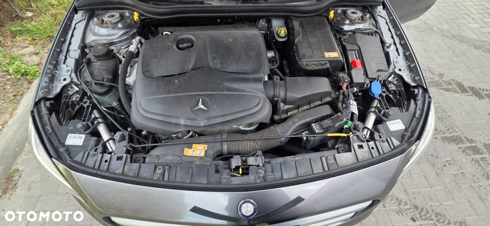 Mercedes-Benz GLA - 38