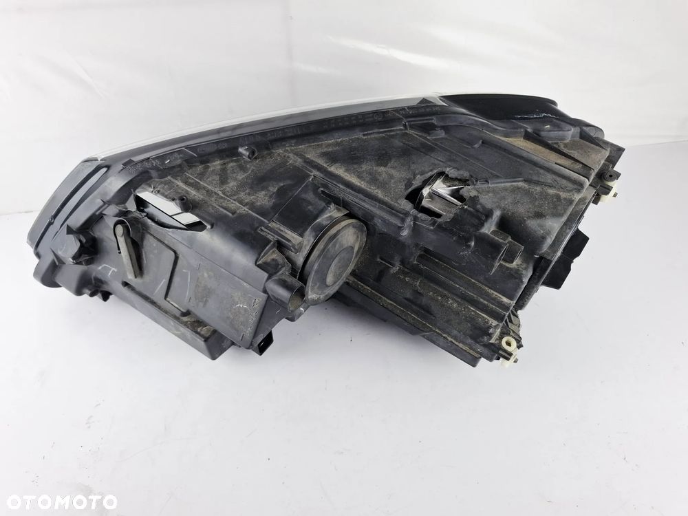 Lampa Przód Przednia Prawa Zwykła VW Jetta 2015r Lift USA - 9