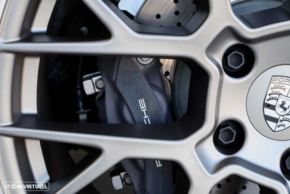 Porsche 911 (992) Carrera 4 PDK - 11