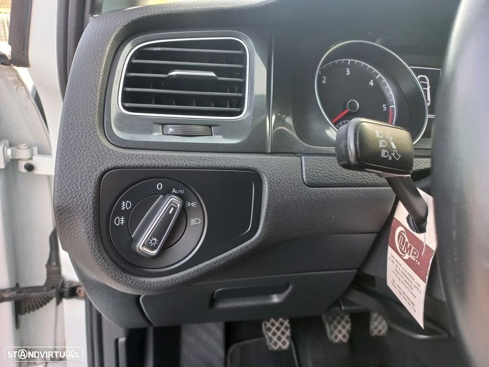 VW Golf 1.6 TDI Confortline - 11