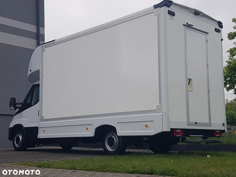 Iveco DAILY KONTENER NISKOPODŁOGOWY 4,43x2,23x2,42 SKLEP FOODTRUCK BAR KLIMA KONIOWÓZ KAMPER - 28