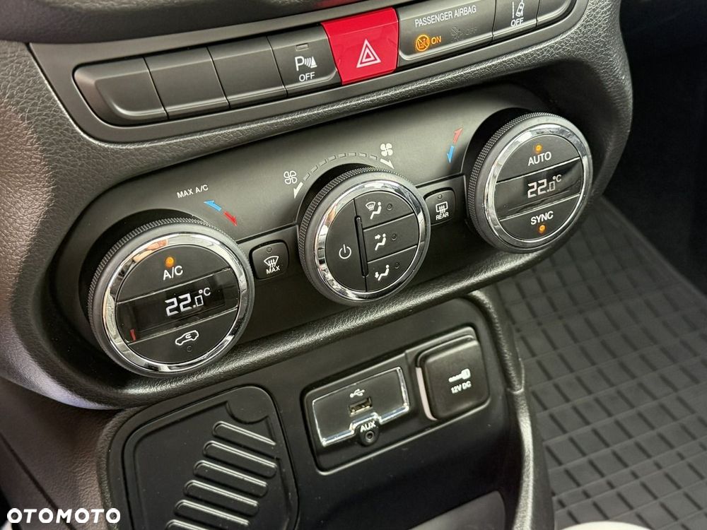Jeep Renegade 1.6 MultiJet Limited - 28
