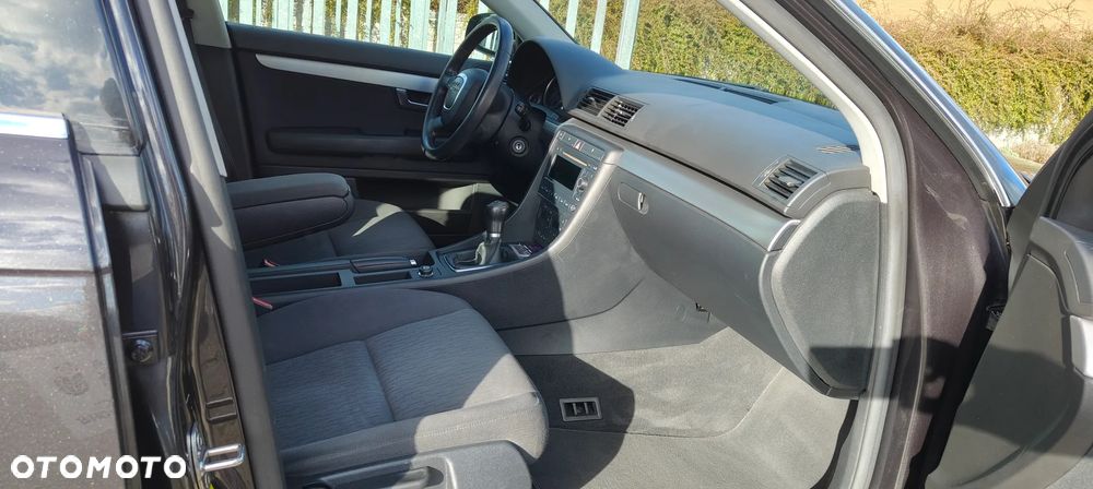 Audi A4 Avant 2.0 TDI DPF - 10