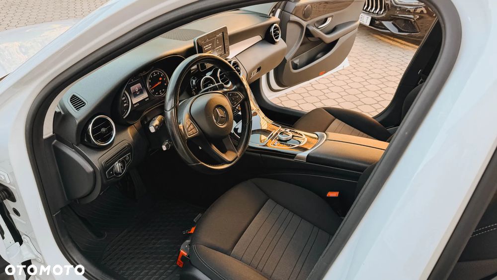 Mercedes-Benz Klasa C 200 4-Matic 7G-TRONIC - 27
