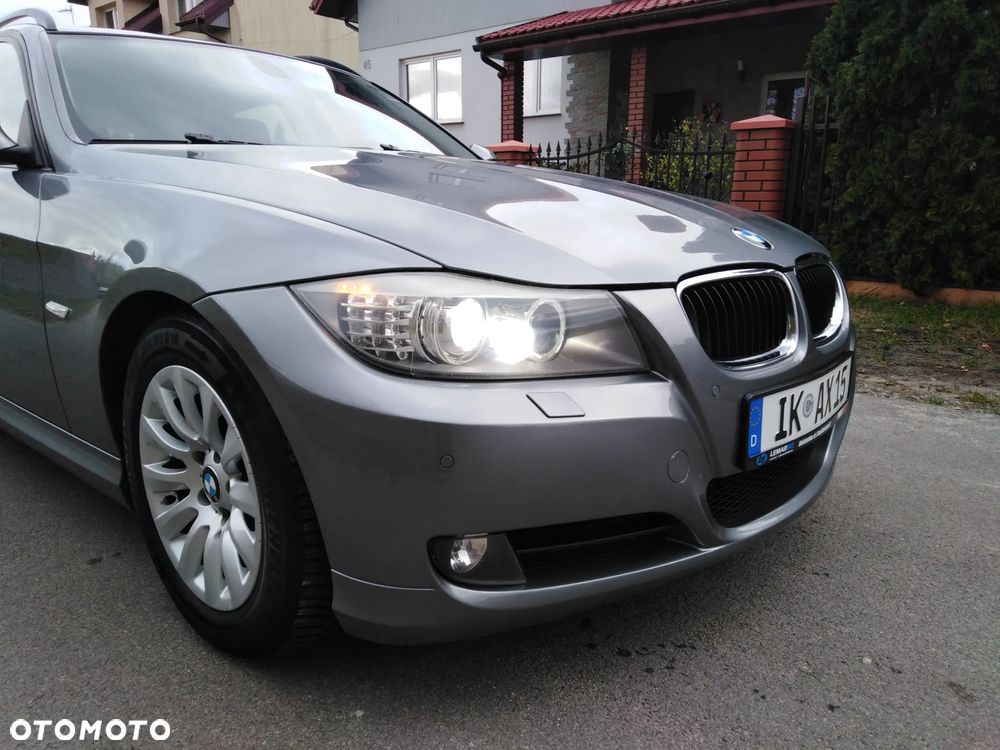 BMW Seria 3 320d DPF Touring Efficient Dynamics Edition - 3