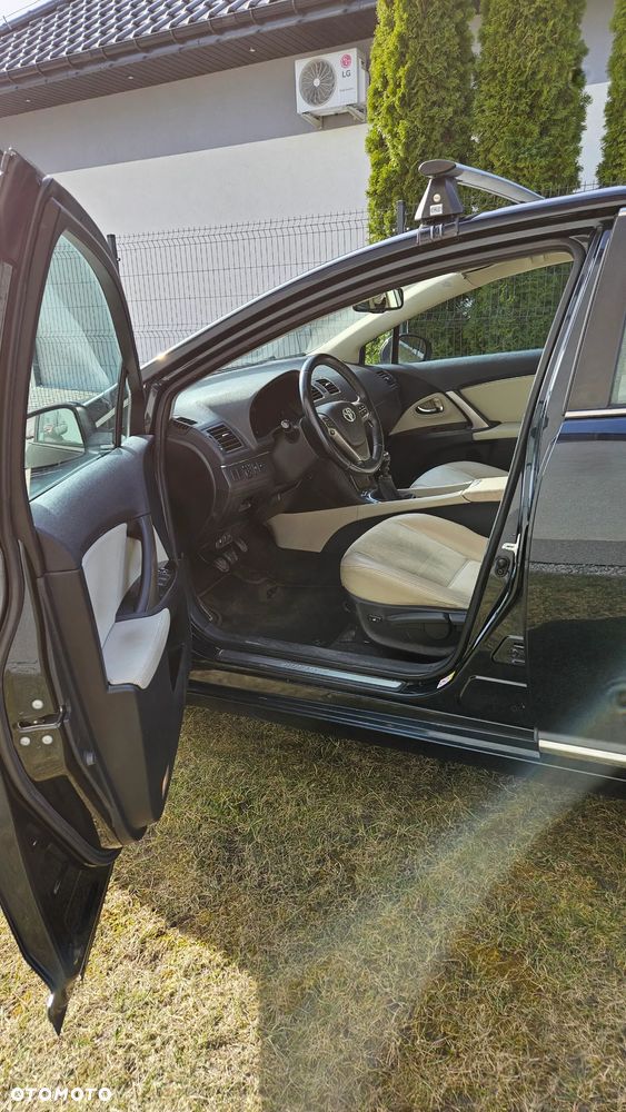 Toyota Avensis 2.0 D-4D Active - 8