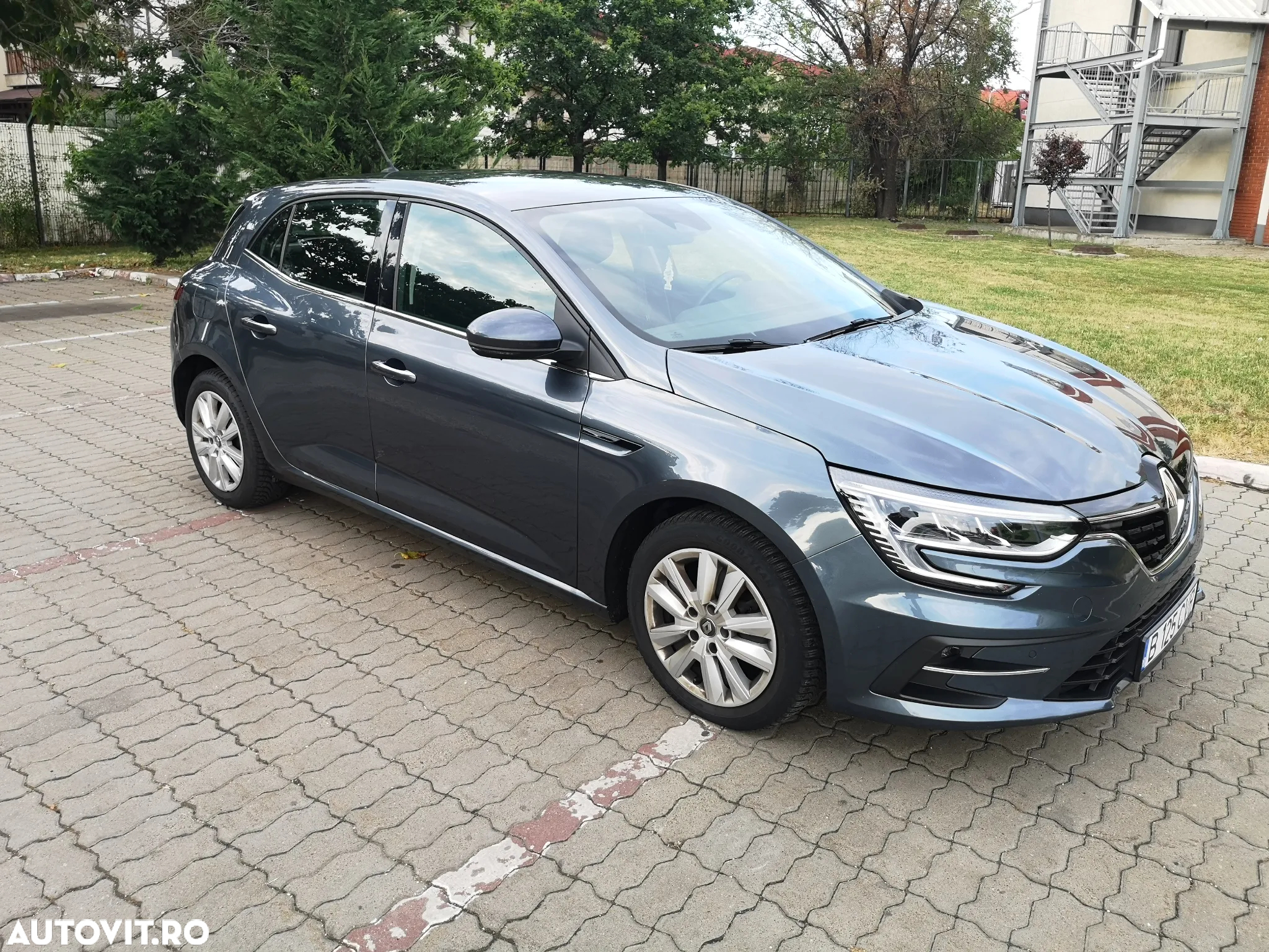 Renault Megane BLUE dCi 115 EDC BUSINESS EDITION - 10