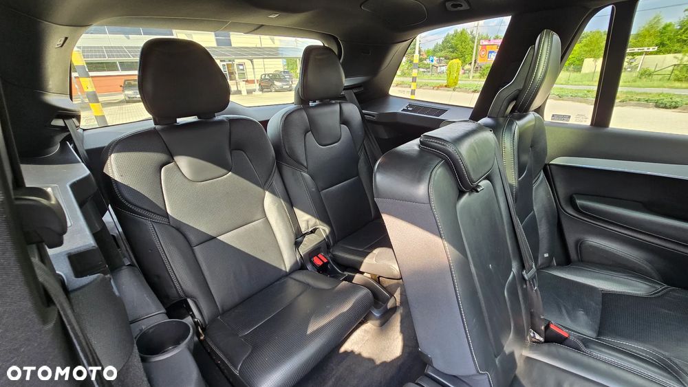 Volvo XC 90 D5 SCR AWD R-Design 7os - 31