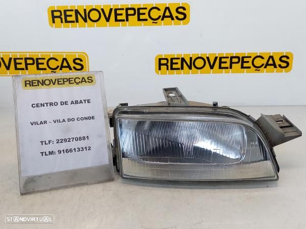 Otica / Farol Dto Fiat Punto (176_)