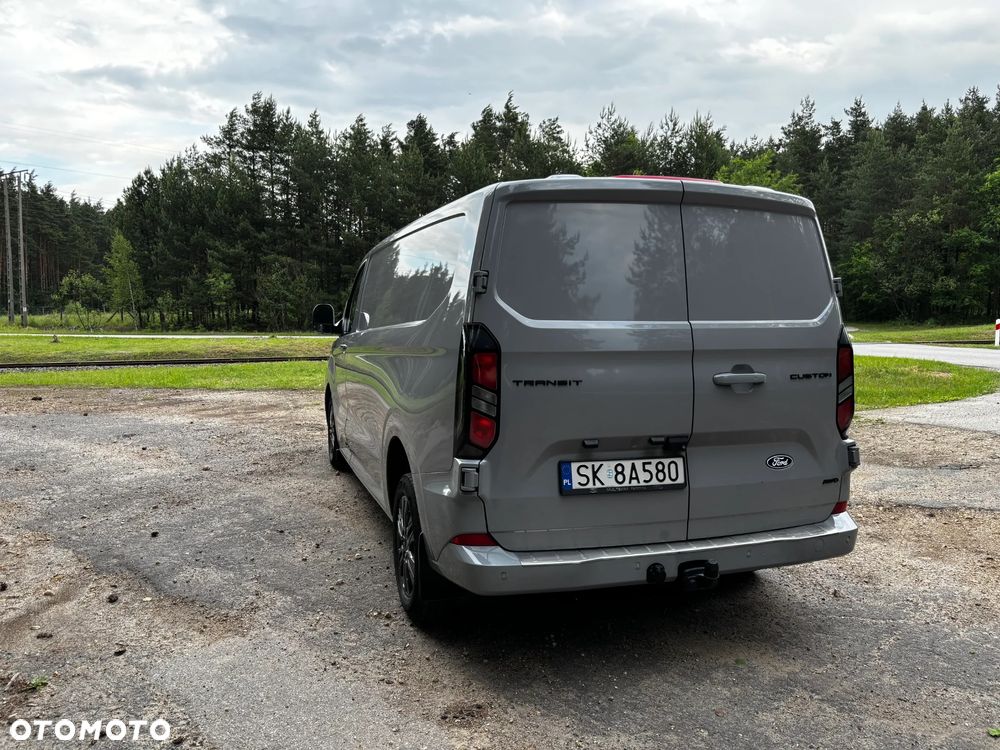 Ford TRANSIT CUSTOM - 11