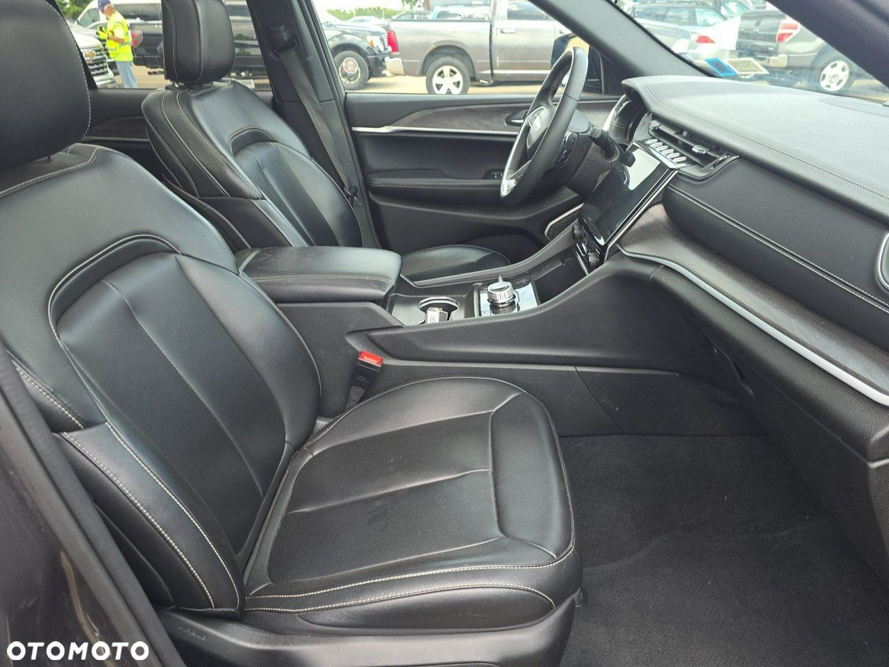 Jeep Grand Cherokee - 15