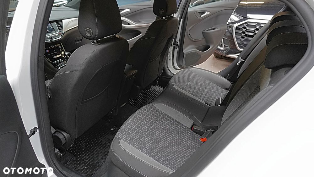 Opel Astra V 1.2 T GS Line S&S - 18