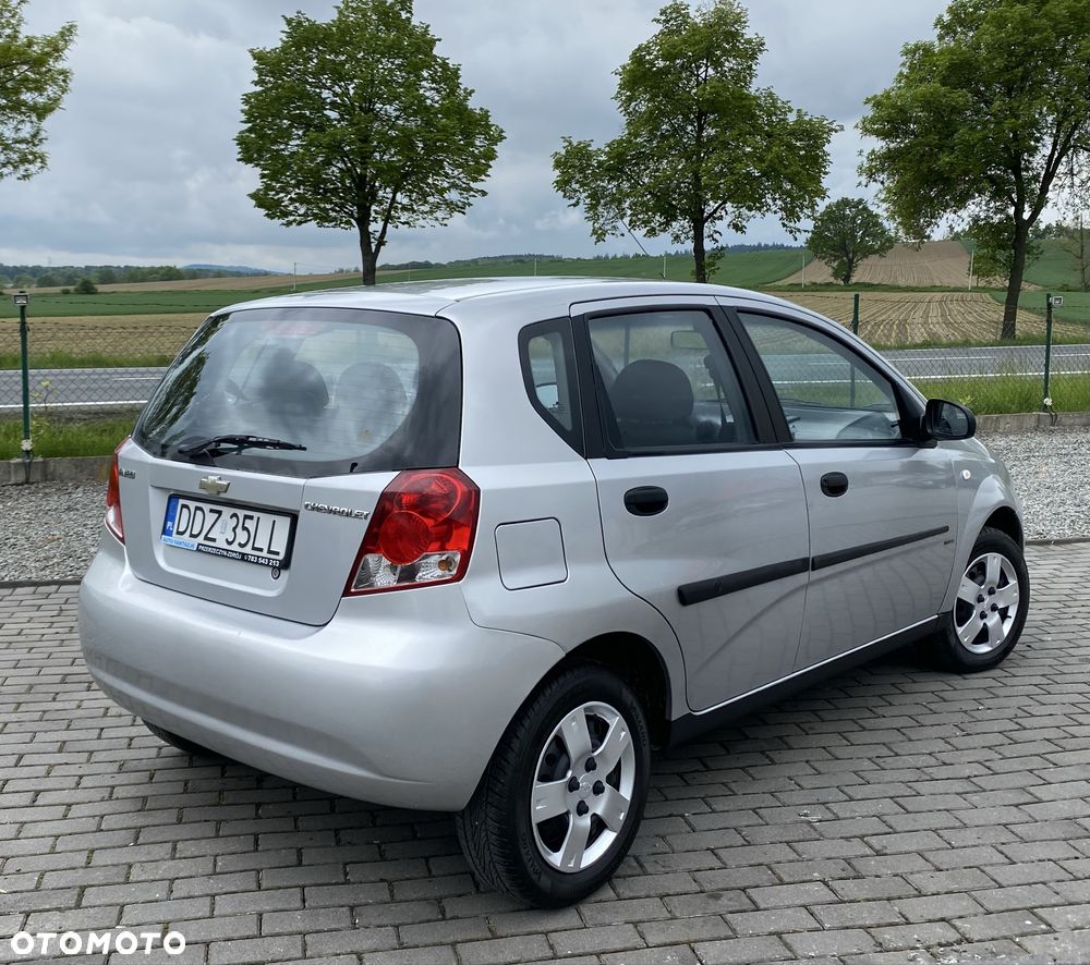 Chevrolet Aveo - 4