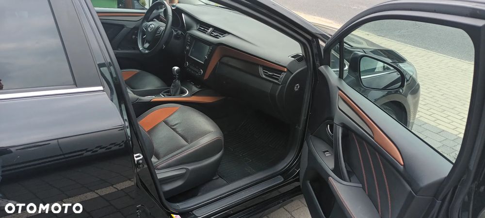 Toyota Avensis 1.8 Premium - 3