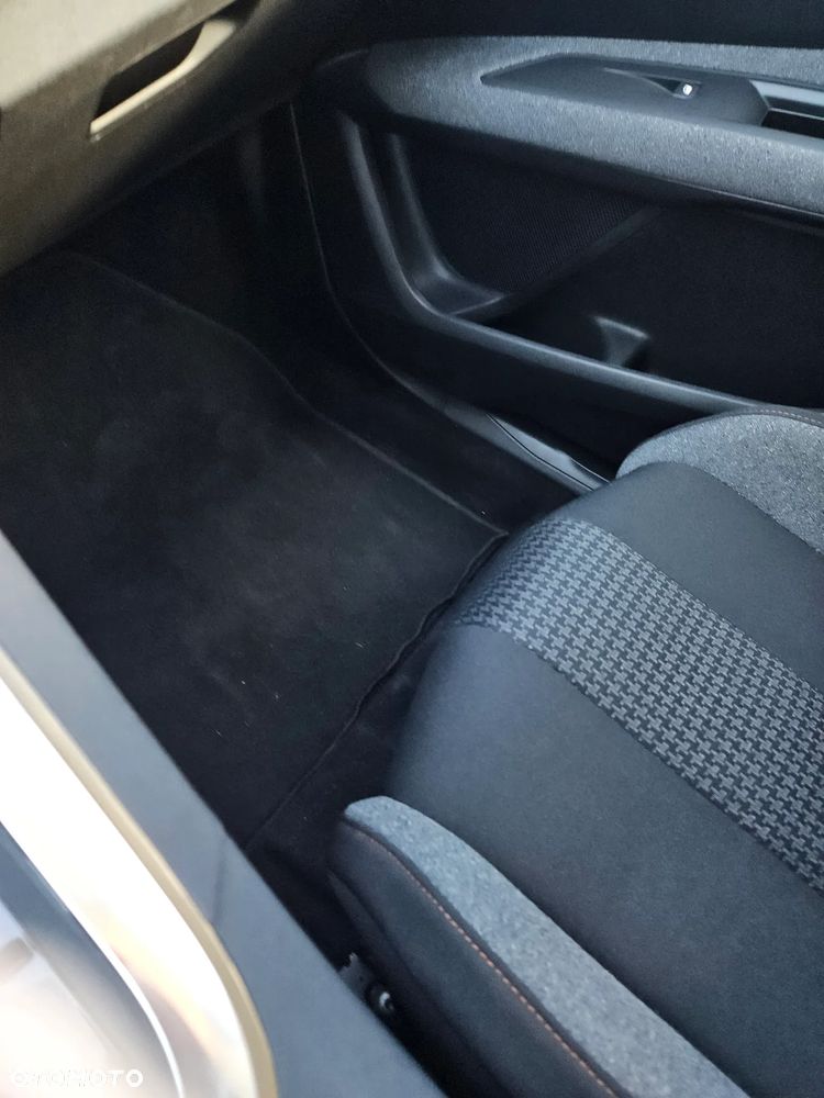 Peugeot 3008 1.5 BlueHDi Allure S&S EAT8 - 29