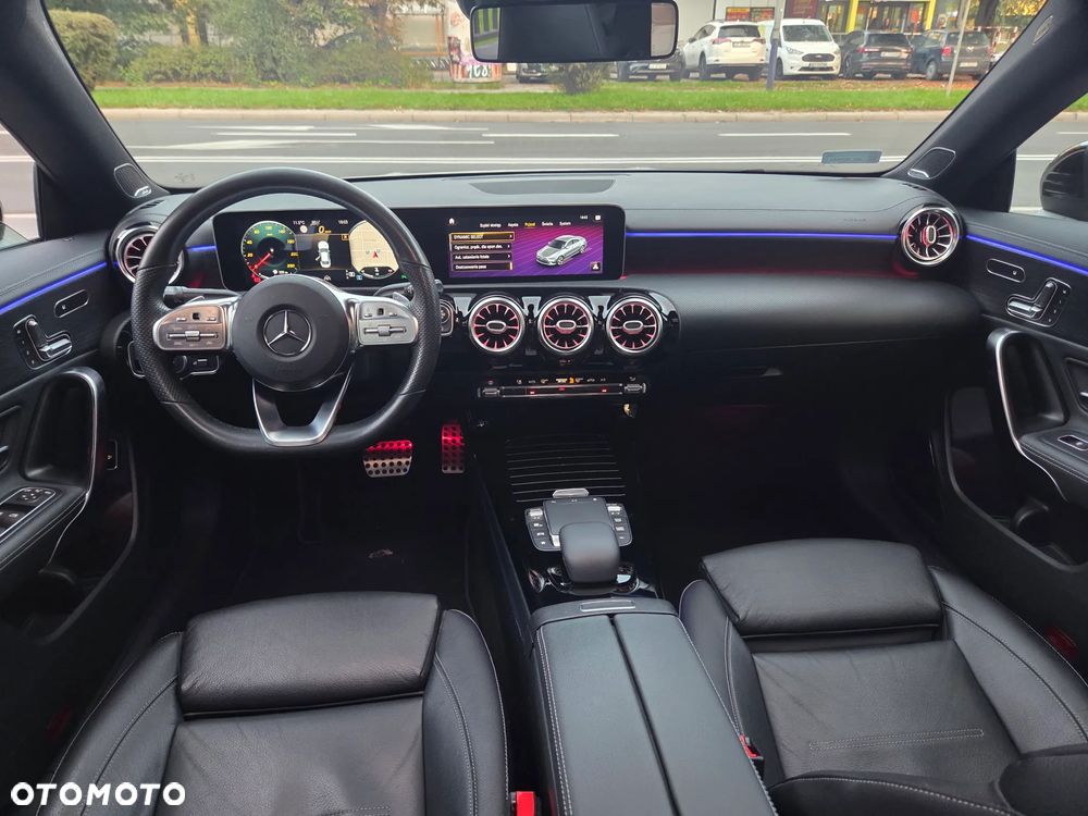 Mercedes-Benz CLA 220 4-Matic AMG Line 7G-DCT - 24