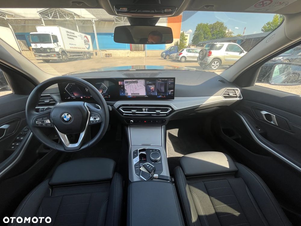 BMW Seria 3 318d Touring Sport Line - 17