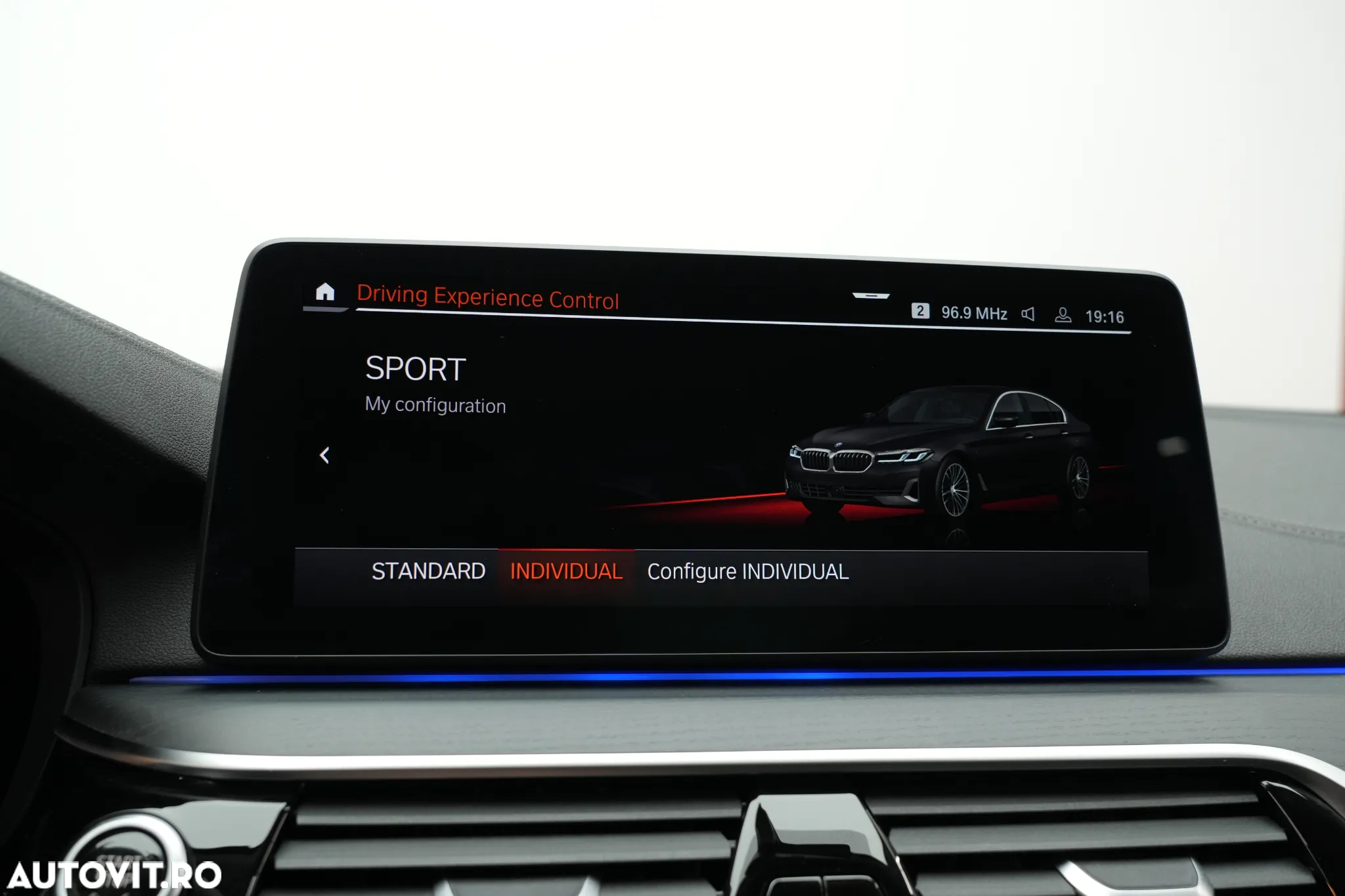 BMW Seria 5 520d Aut. Luxury Line - 24