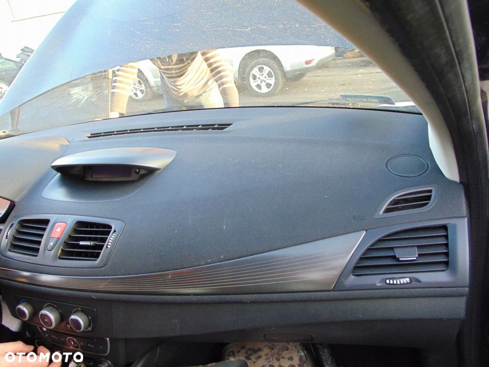 DESKA ROZDZIELCZA KOKPIT PASY PODUSZKI EUROPA RENO MEGANE III TEB66 - 2