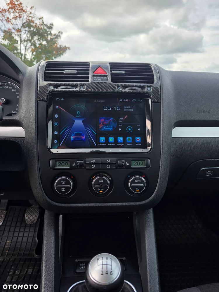 Volkswagen Golf - 14