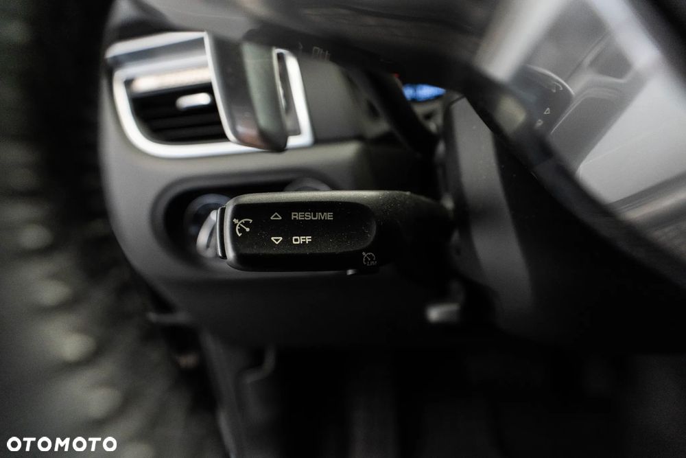 Porsche Macan - 25