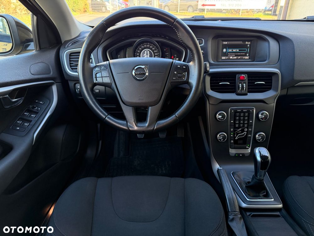 Volvo V40 D2 Drive-E Momentum - 17