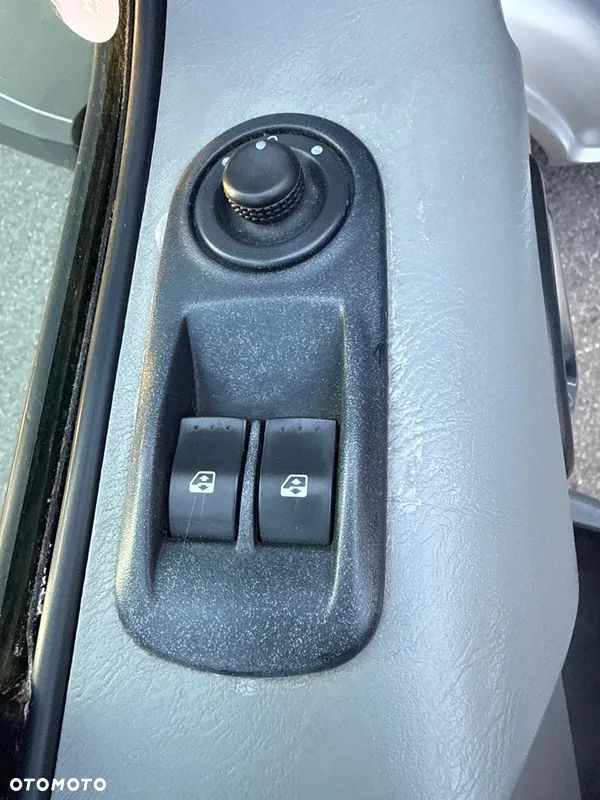 Opel Vivaro - 23
