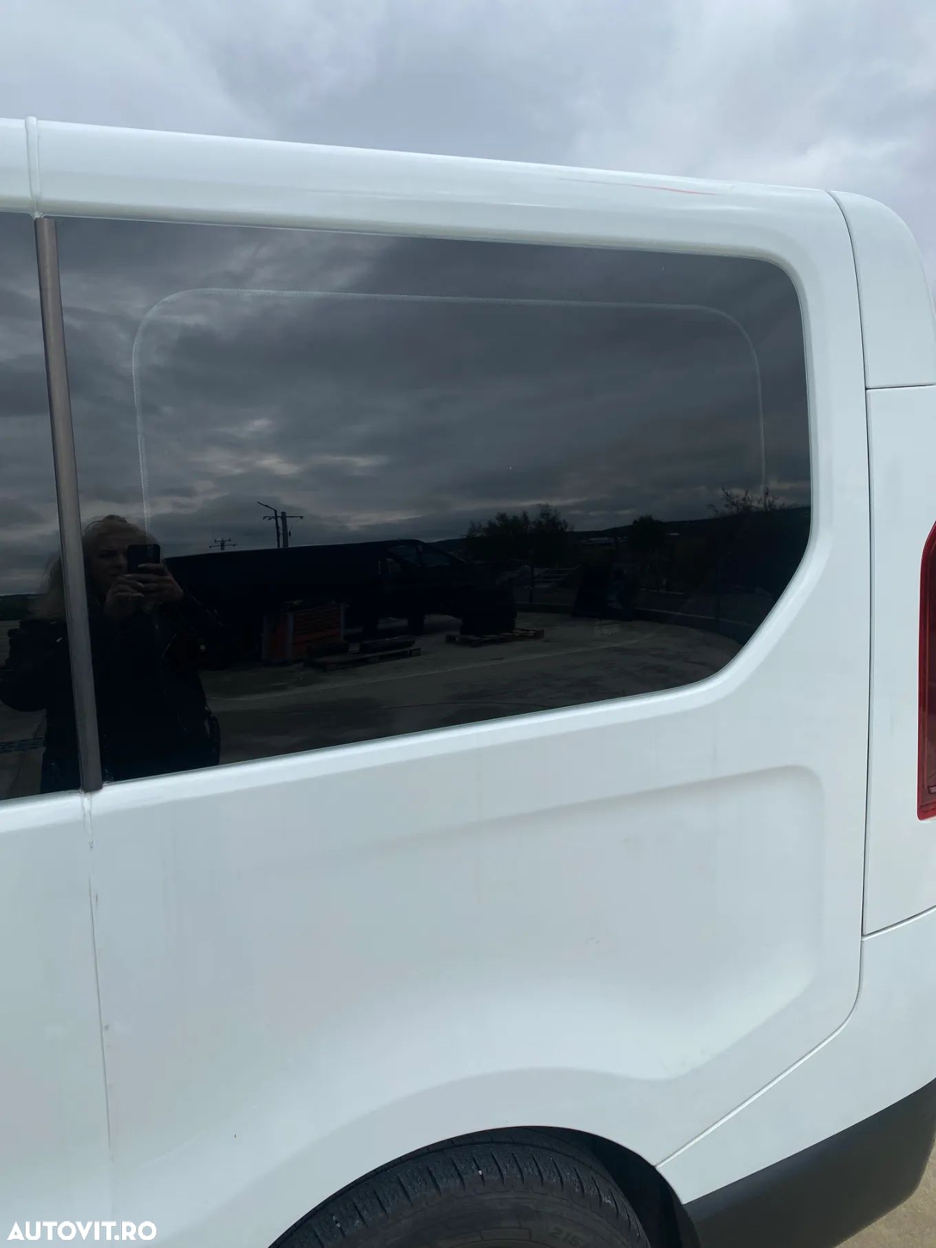 Geam lateral dreapta si stanga pentru Renault Trafic / Opel Vivaro / Nissan Primastar Euro 5 / 6 2015-2020 an fabricatie - 1