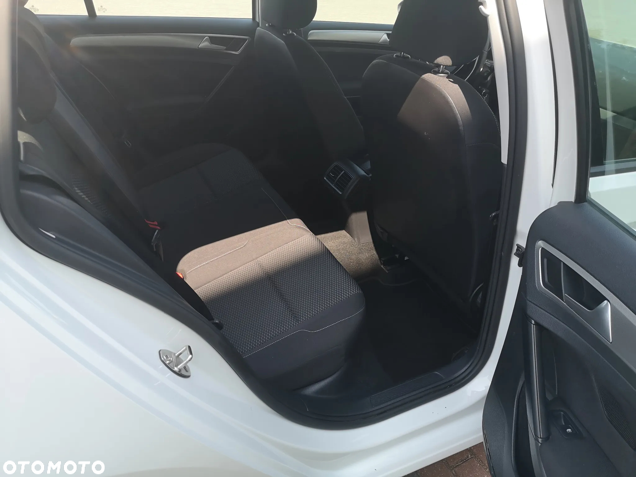 Volkswagen Golf 1.6 TDI SCR Comfortline - 14