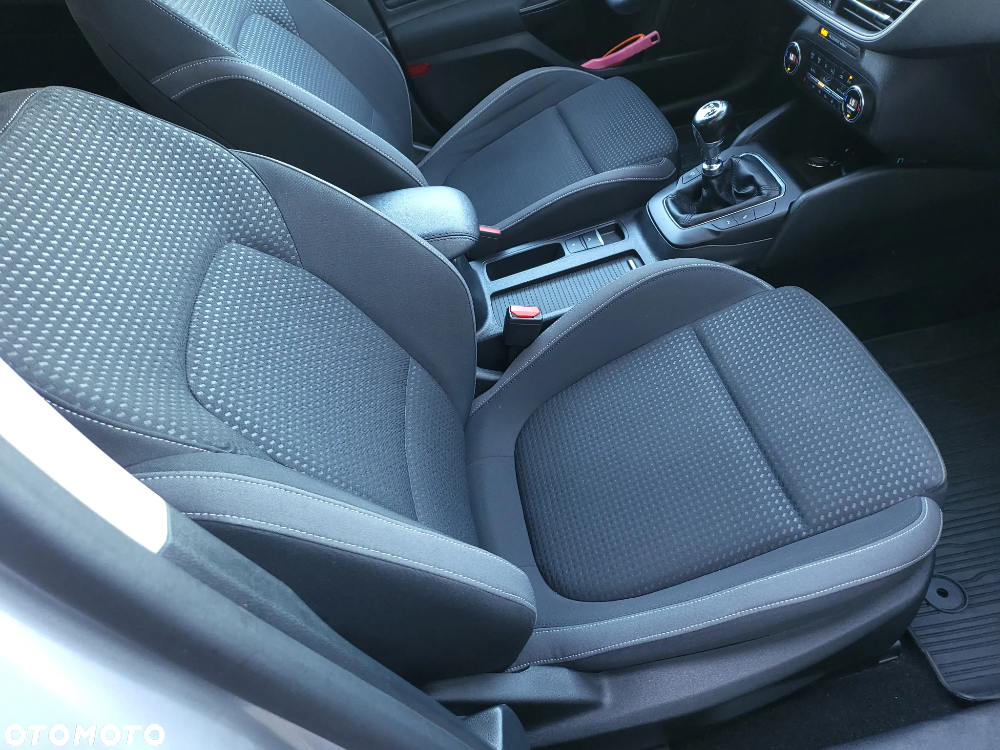 Ford Focus 1.5 EcoBoost Titanium - 12