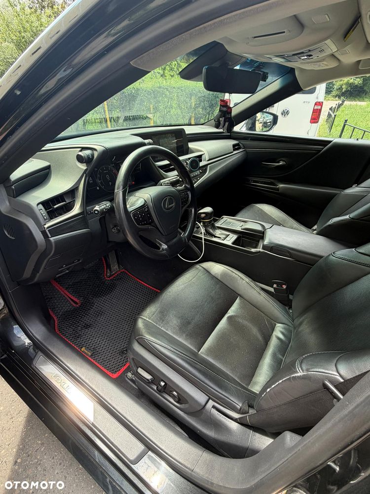 Lexus ES 300h Business Edition - 8