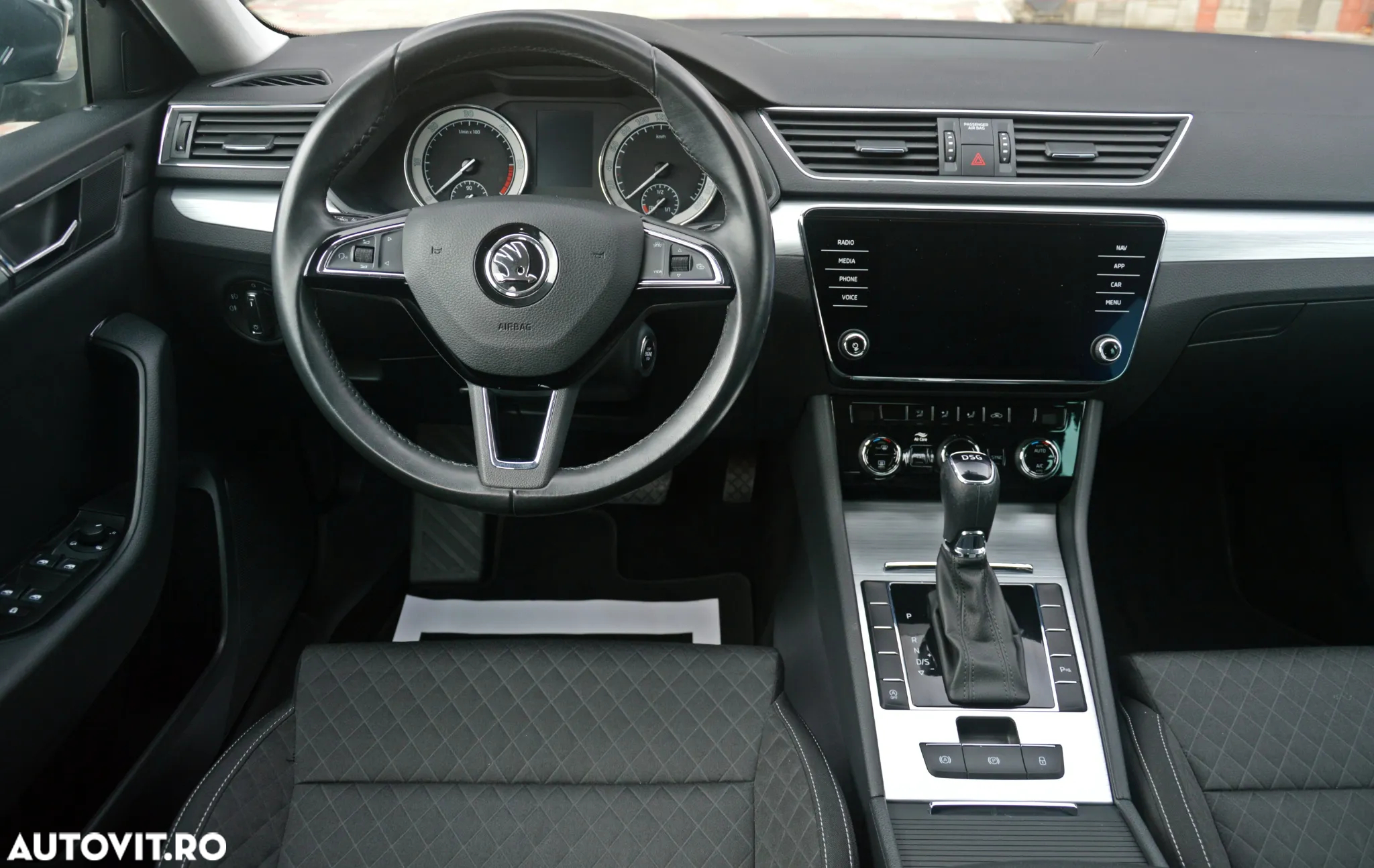 Skoda Superb 2.0 TDI DSG Active - 21