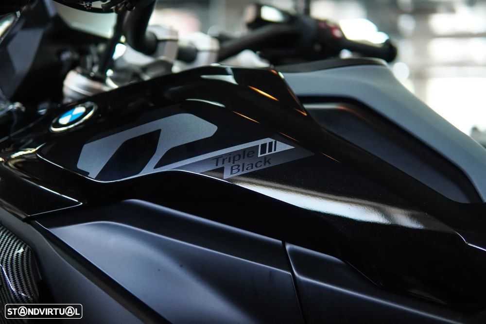 BMW R 1300 GS TRIPLE BLACK C/RODAS RAIOS DOURADAS - 15