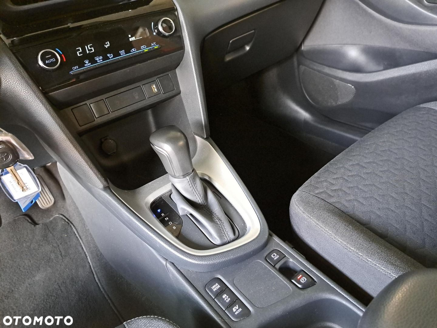 Toyota Yaris Cross - 25