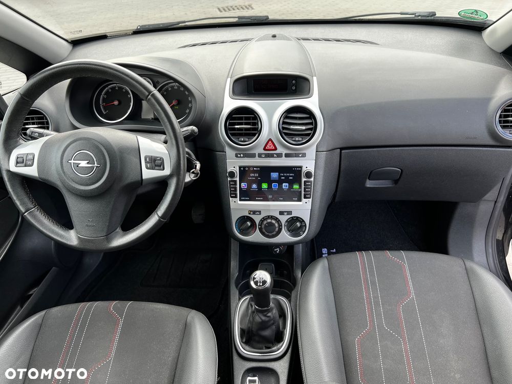 Opel Corsa 1.4 16V Cosmo - 20