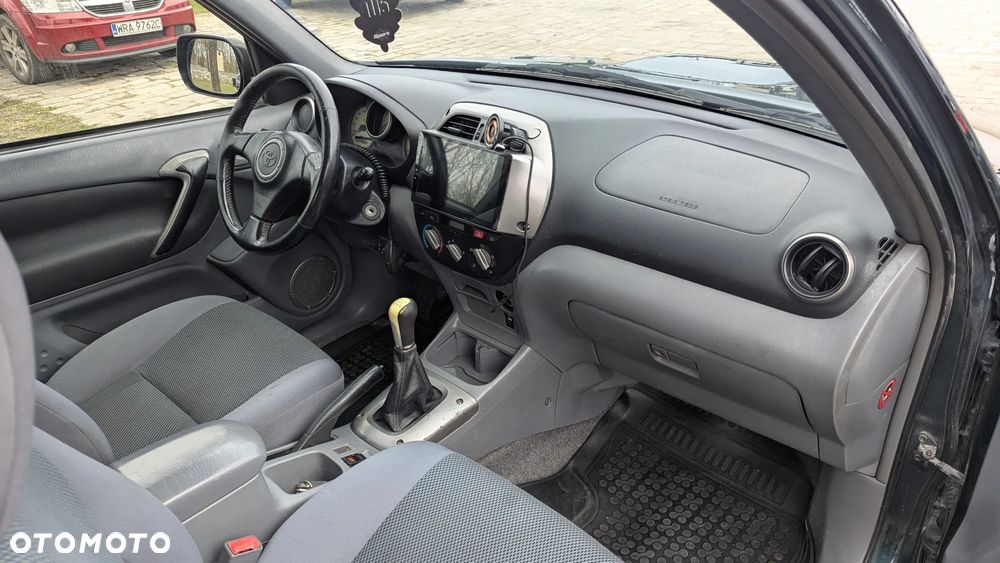 Toyota RAV4 D-4D 4x4 - 12