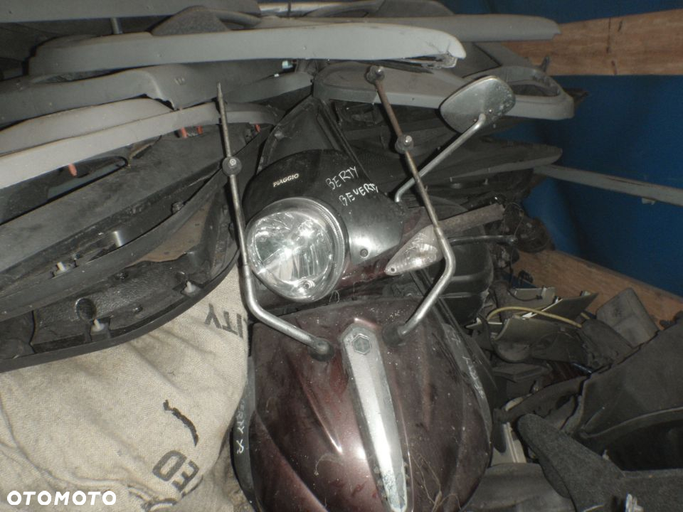 czasza  piaggio beverly 500 Posiadam prawie wszystkie części do tego modelu - 2
