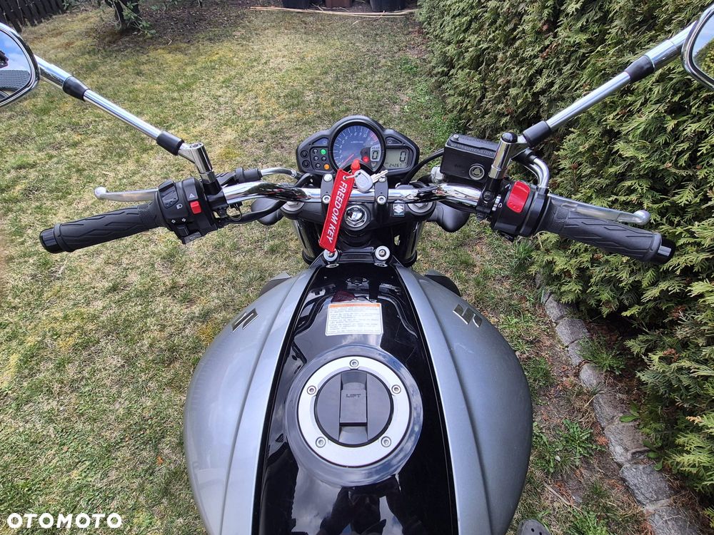 Suzuki Gladius - 9
