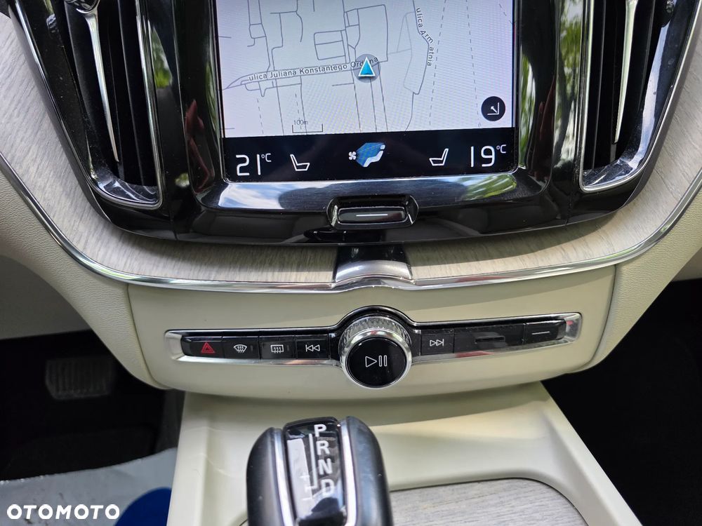 Volvo XC 60 T5 AWD Inscription - 11
