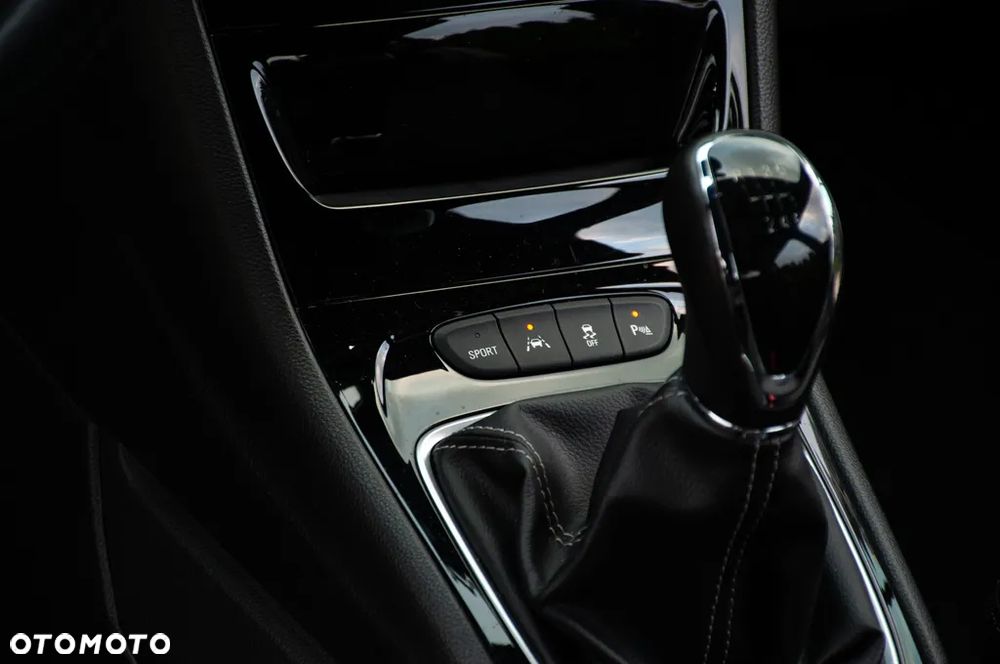 Opel Astra 1.4 Turbo Innovation - 36