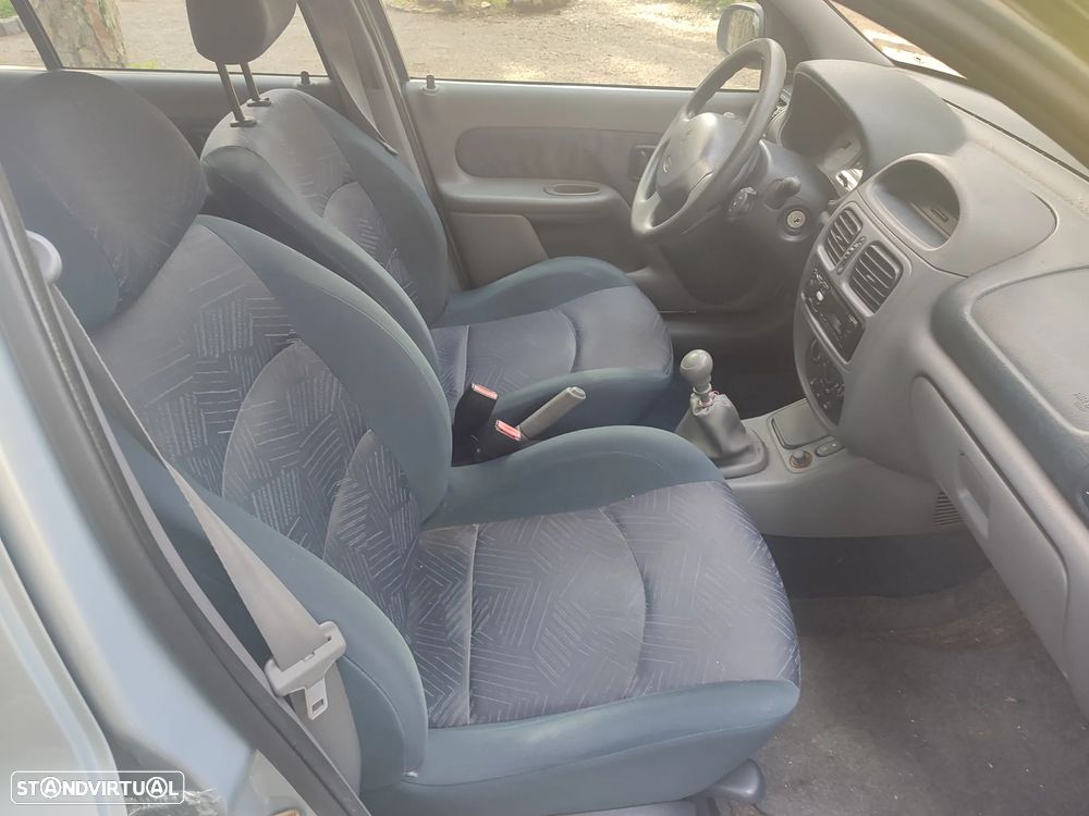 Renault Clio 1.2 16V Tech´Road - 17