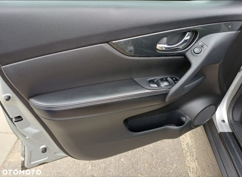 Nissan Rogue - 32