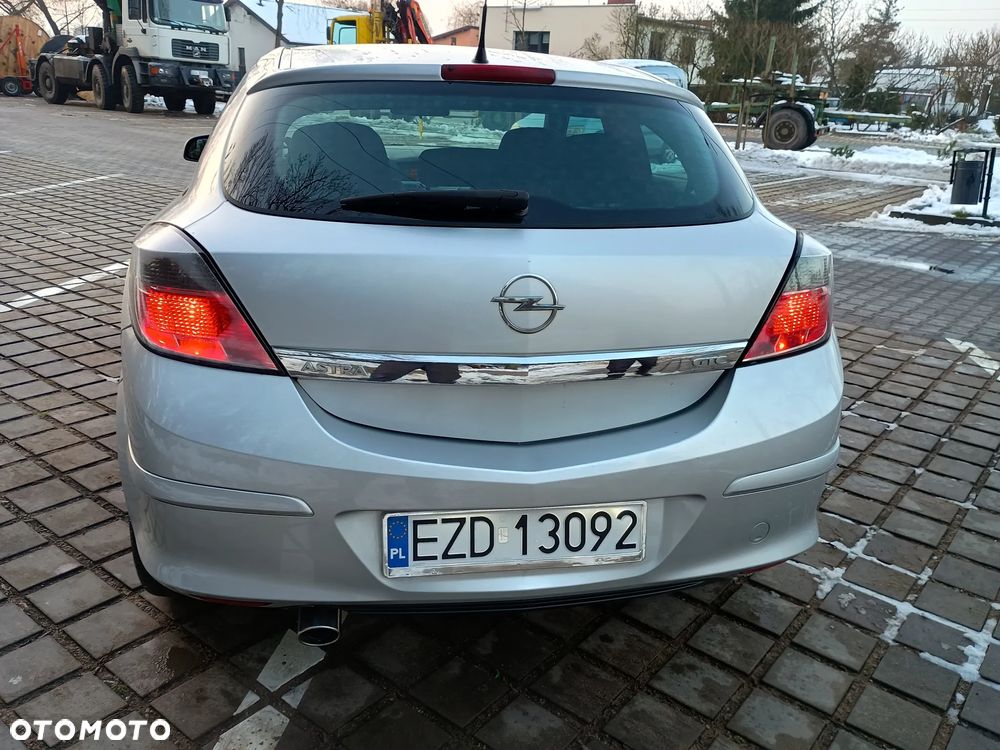 Opel Astra 1.8 16V Coupe - 11