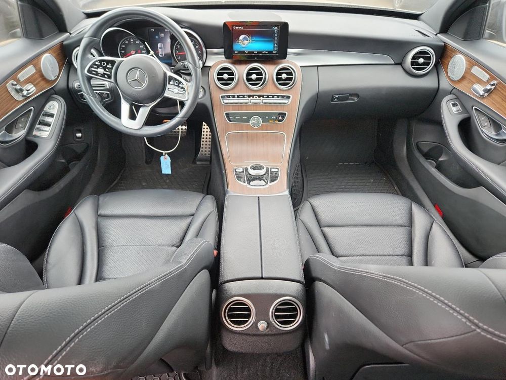 Mercedes-Benz Klasa C 300 9G-TRONIC Exclusive - 8