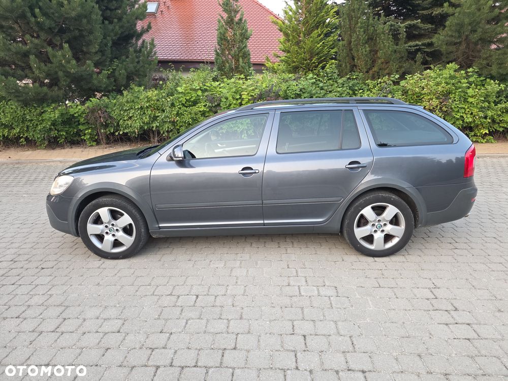 Skoda Octavia Scout 2.0 TDI DPF - 8
