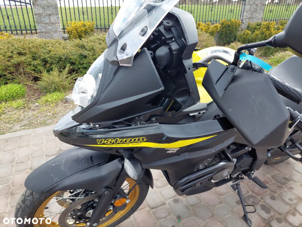 Suzuki V-STROM - 12