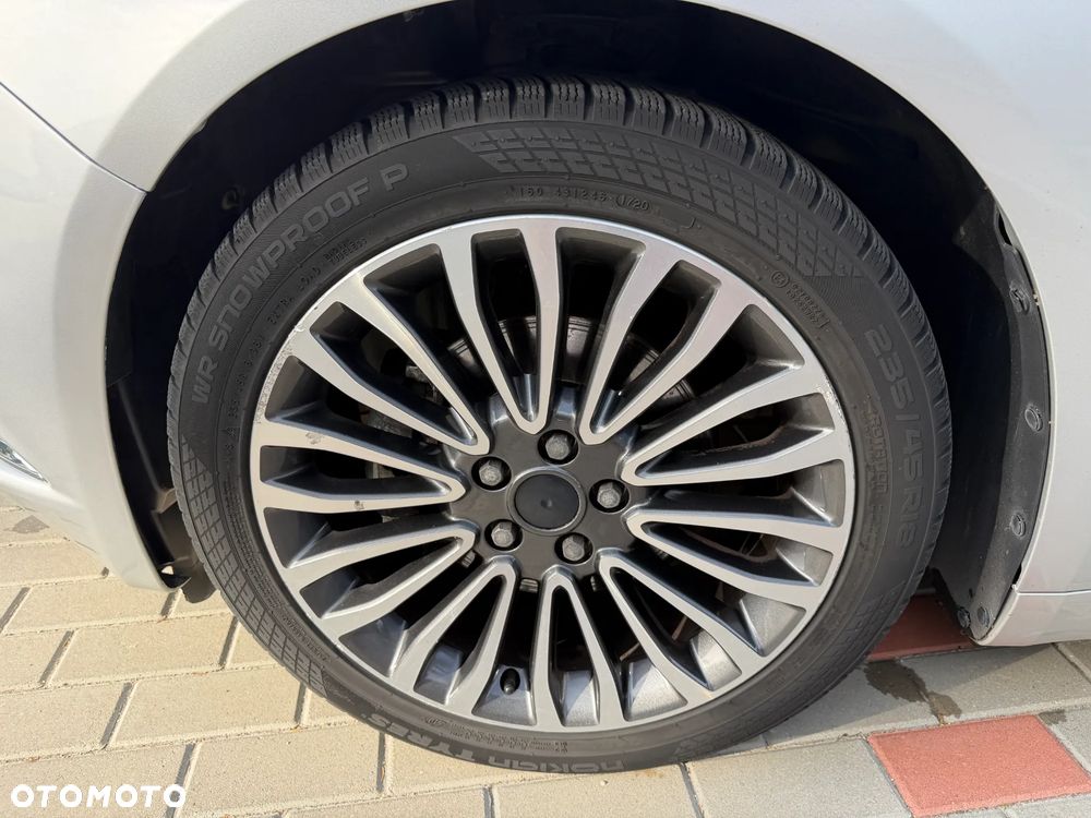 Ford Fusion - 28