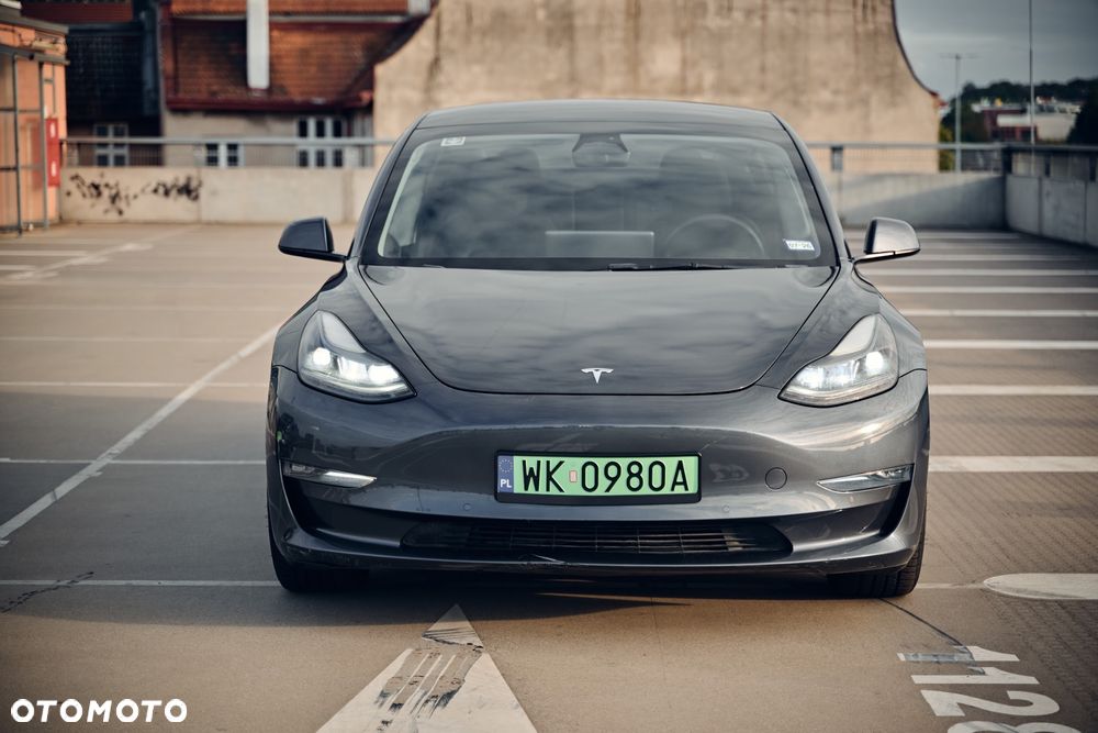 Tesla Model 3 - 6