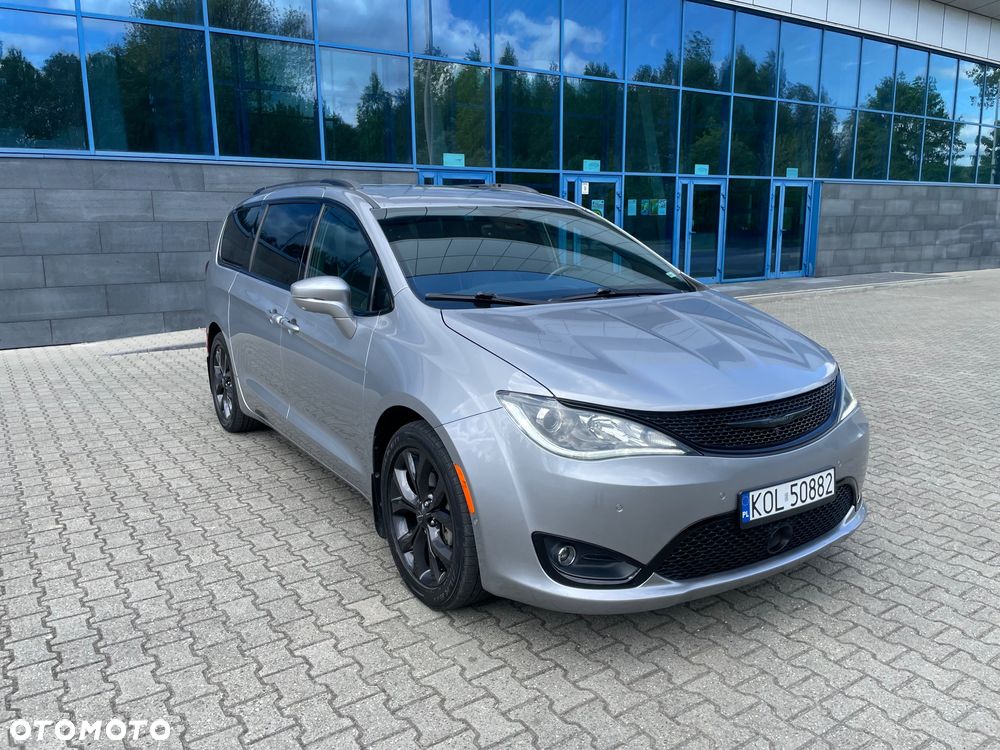 Chrysler Pacifica - 3