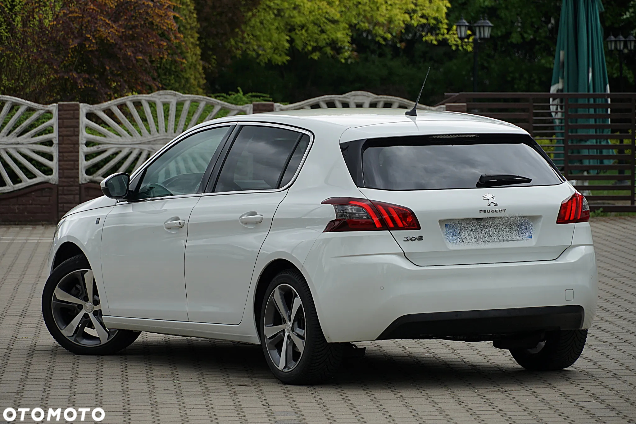 Peugeot 308 BlueHDi FAP 130 EAT8 Stop & Start Tech Edition - 23